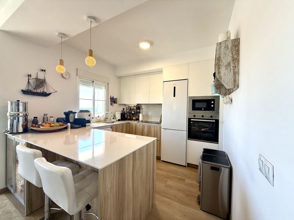 3 soveværelse Lejlighed til salg i Estepona - € 495.000 (Ref: 9974112)