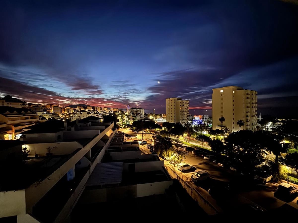 3 soveværelse Lejlighed til salg i Estepona - € 495.000 (Ref: 9974112)