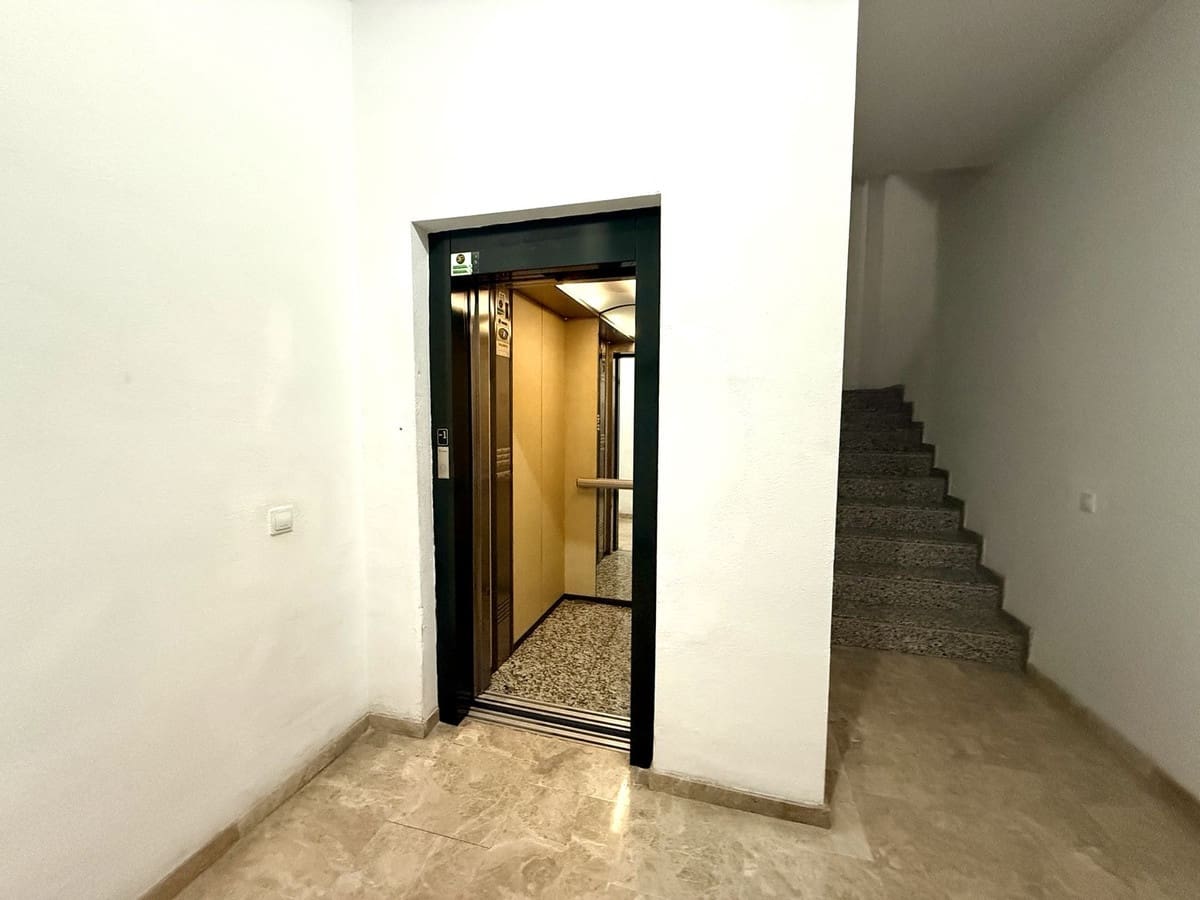 3 soveværelse Lejlighed til salg i Estepona - € 495.000 (Ref: 9974112)