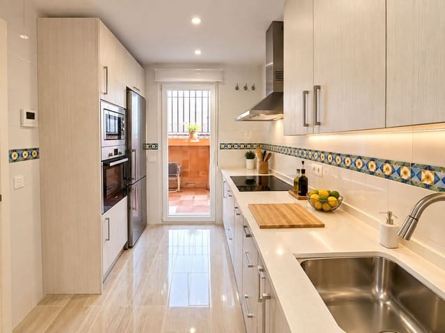 5 Zimmer Haus zu verkaufen in Cabopino, Marbella mit Pool - 539.000 € (Ref: 9974114)