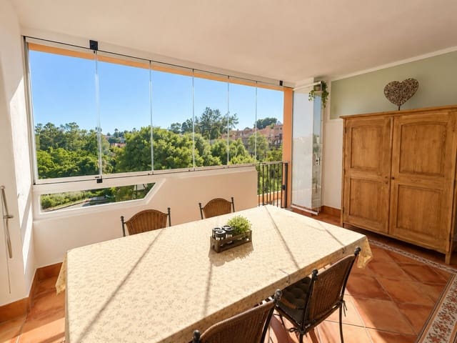 5 soveværelse Byhus til salg i Cabopino, Marbella med swimmingpool - € 539.000 (Ref: 9974114)