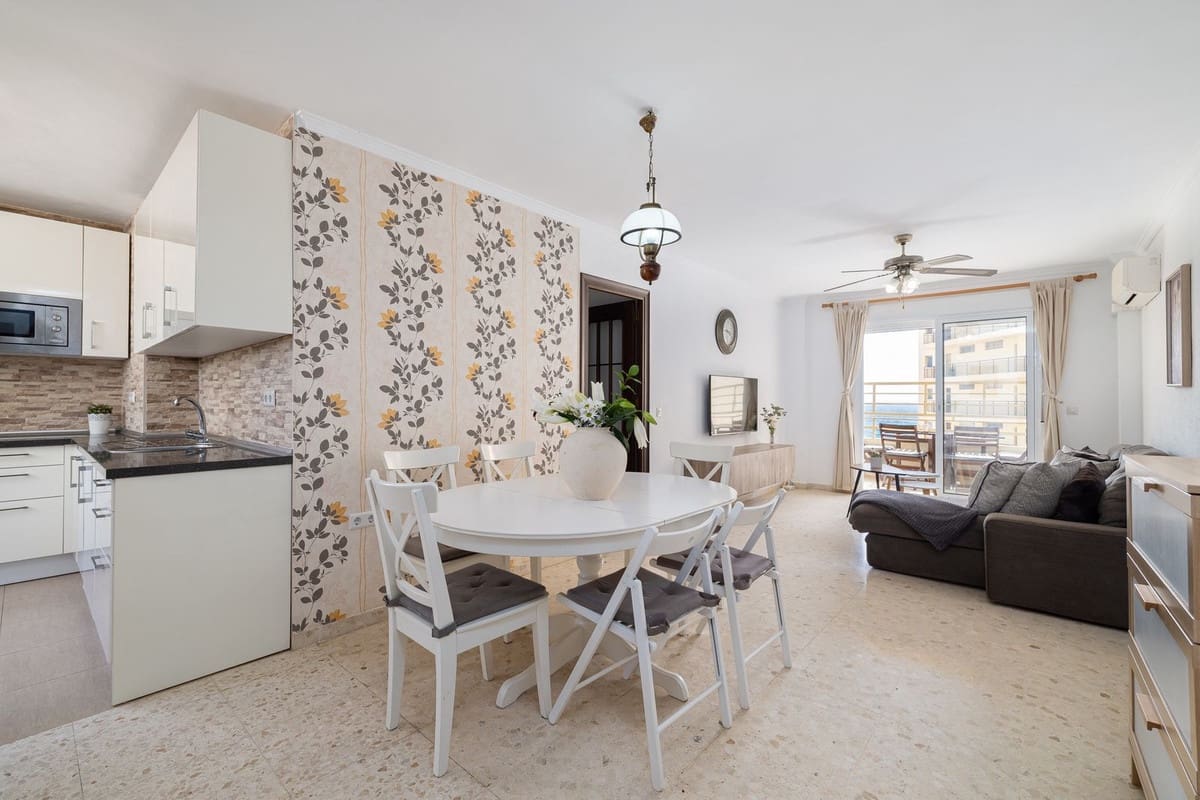 3 soveværelse Lejlighed til salg i Benalmadena Costa med swimmingpool garage - € 399.000 (Ref: 9974115)