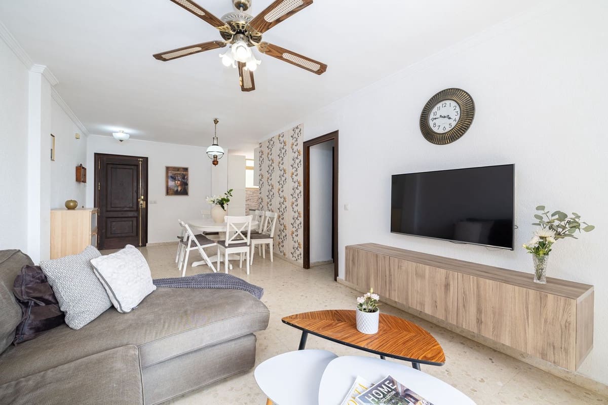 3 soveværelse Lejlighed til salg i Benalmadena Costa med swimmingpool garage - € 399.000 (Ref: 9974115)