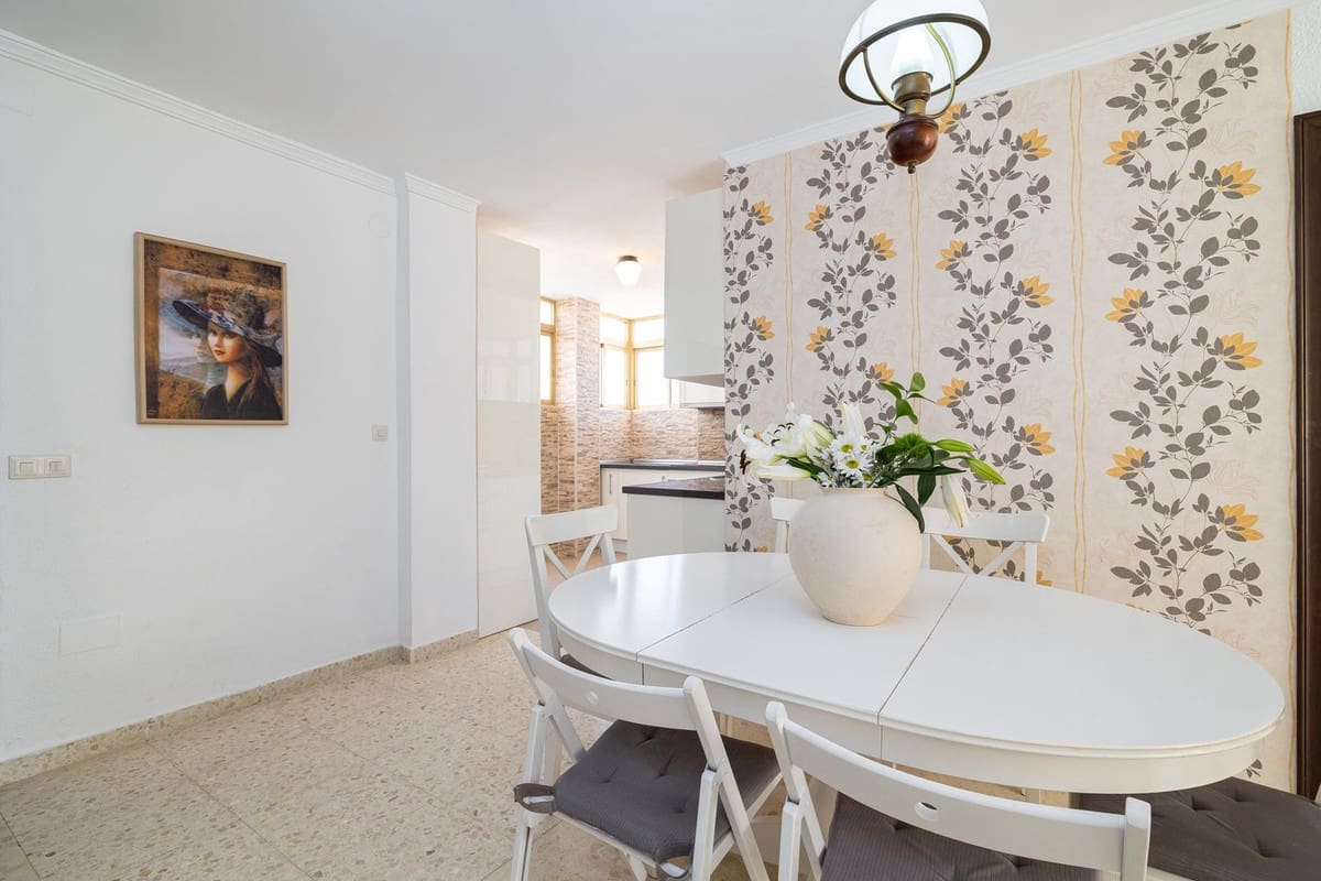 3 soveværelse Lejlighed til salg i Benalmadena Costa med swimmingpool garage - € 399.000 (Ref: 9974115)