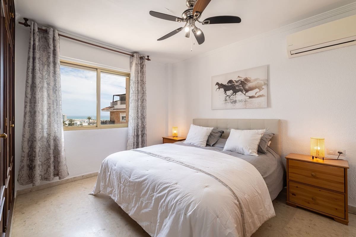 3 soveværelse Lejlighed til salg i Benalmadena Costa med swimmingpool garage - € 399.000 (Ref: 9974115)