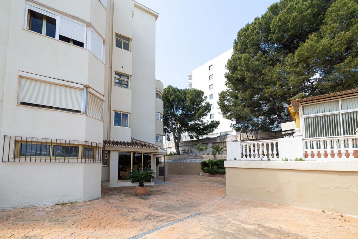 3 soveværelse Lejlighed til salg i Benalmadena Costa med swimmingpool garage - € 399.000 (Ref: 9974115)