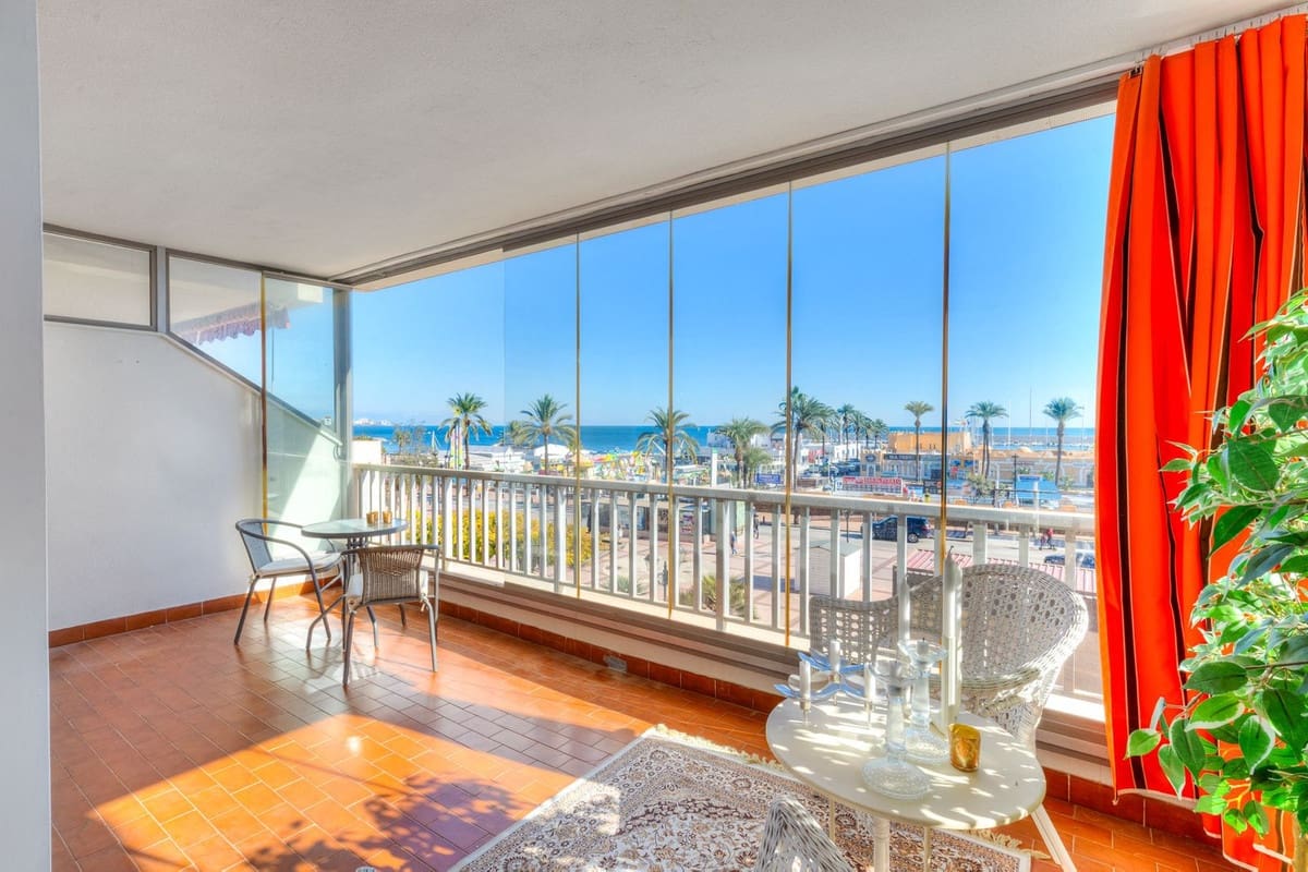 Apartamento de 2 habitaciones en Fuengirola en venta - 570.000 € (Ref: 9974116)