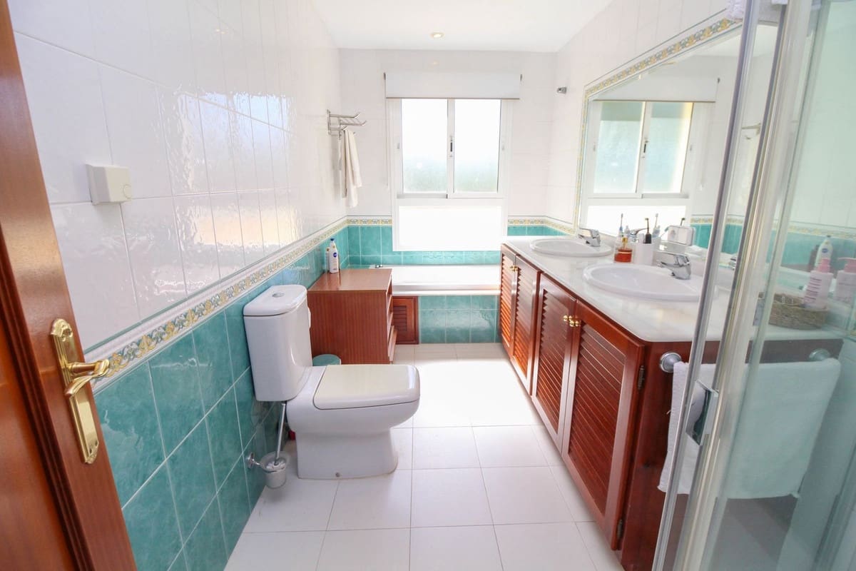 Apartamento de 3 habitaciones en La Cala de Mijas en venta con piscina - 550.000 € (Ref: 9974117)