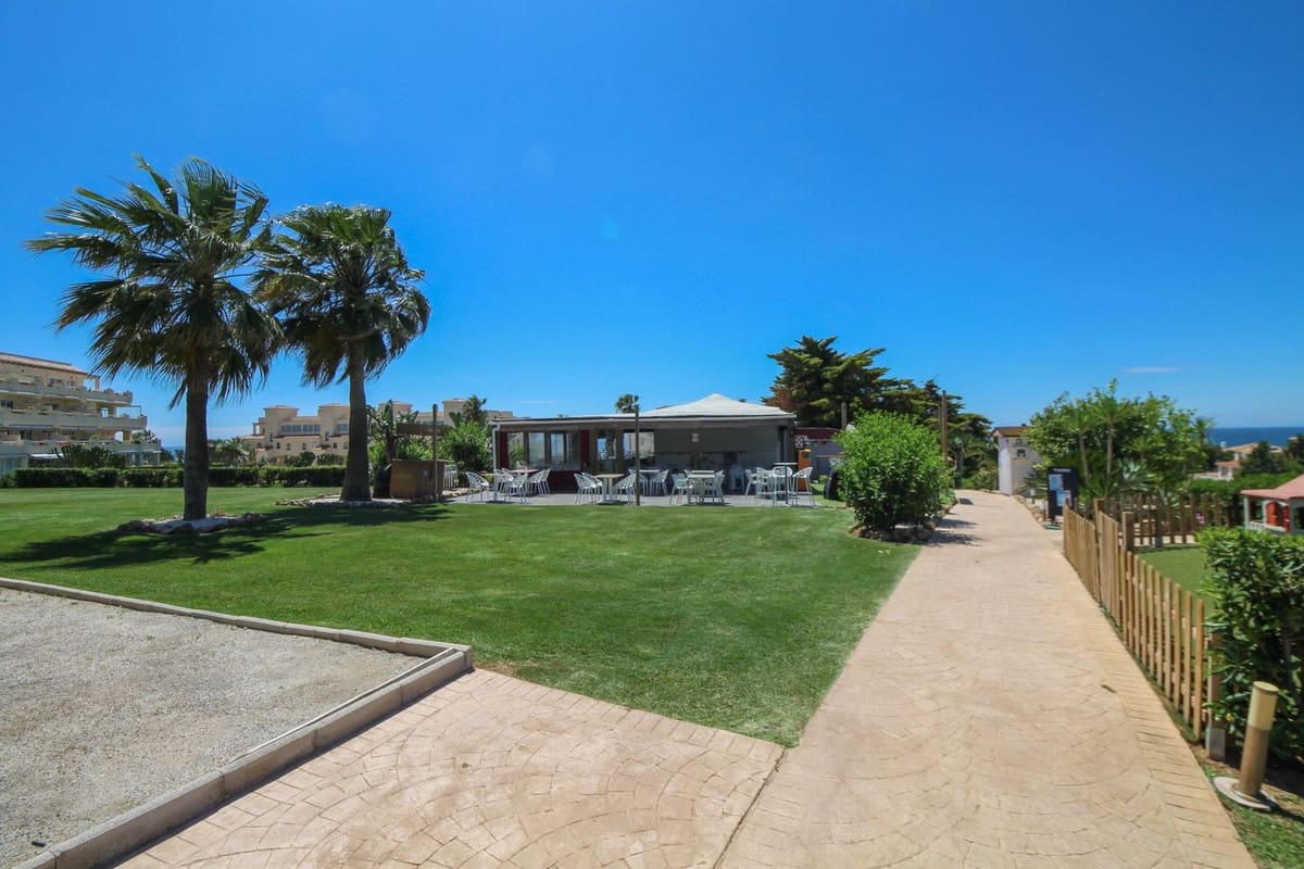 Apartamento de 3 habitaciones en La Cala de Mijas en venta con piscina - 550.000 € (Ref: 9974117)