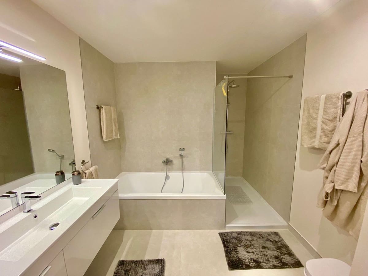 2 soverom Leilighet til salgs i La Cala de Mijas med svømmebasseng garasje - € 560 000 (Ref: 9974118)