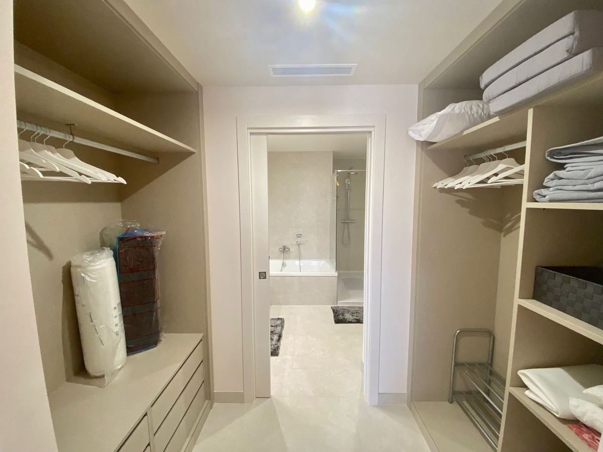 2 soverom Leilighet til salgs i La Cala de Mijas med svømmebasseng garasje - € 560 000 (Ref: 9974118)