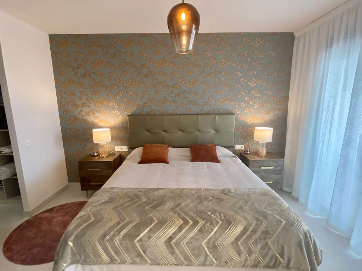 2 soverom Leilighet til salgs i La Cala de Mijas med svømmebasseng garasje - € 560 000 (Ref: 9974118)