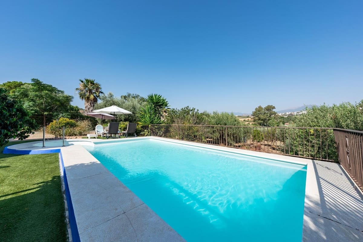 4 bedroom Finca/Country House for sale in Coin with pool - € 498,000 (Ref: 9974120)
