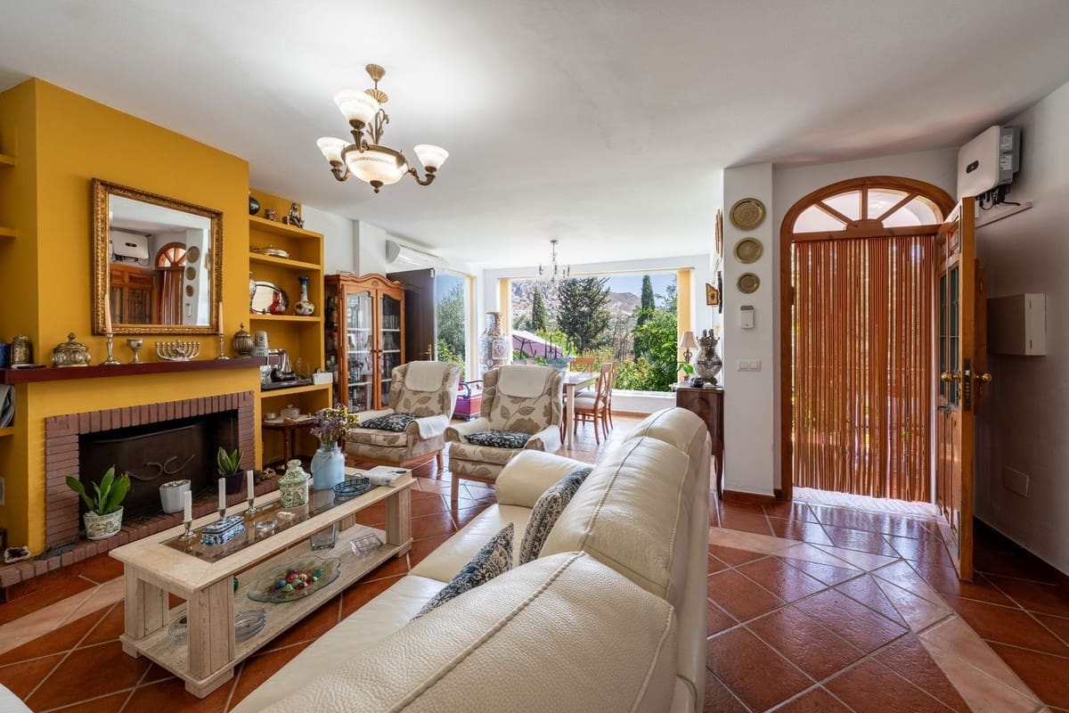 4 bedroom Finca/Country House for sale in Coin with pool - € 498,000 (Ref: 9974120)