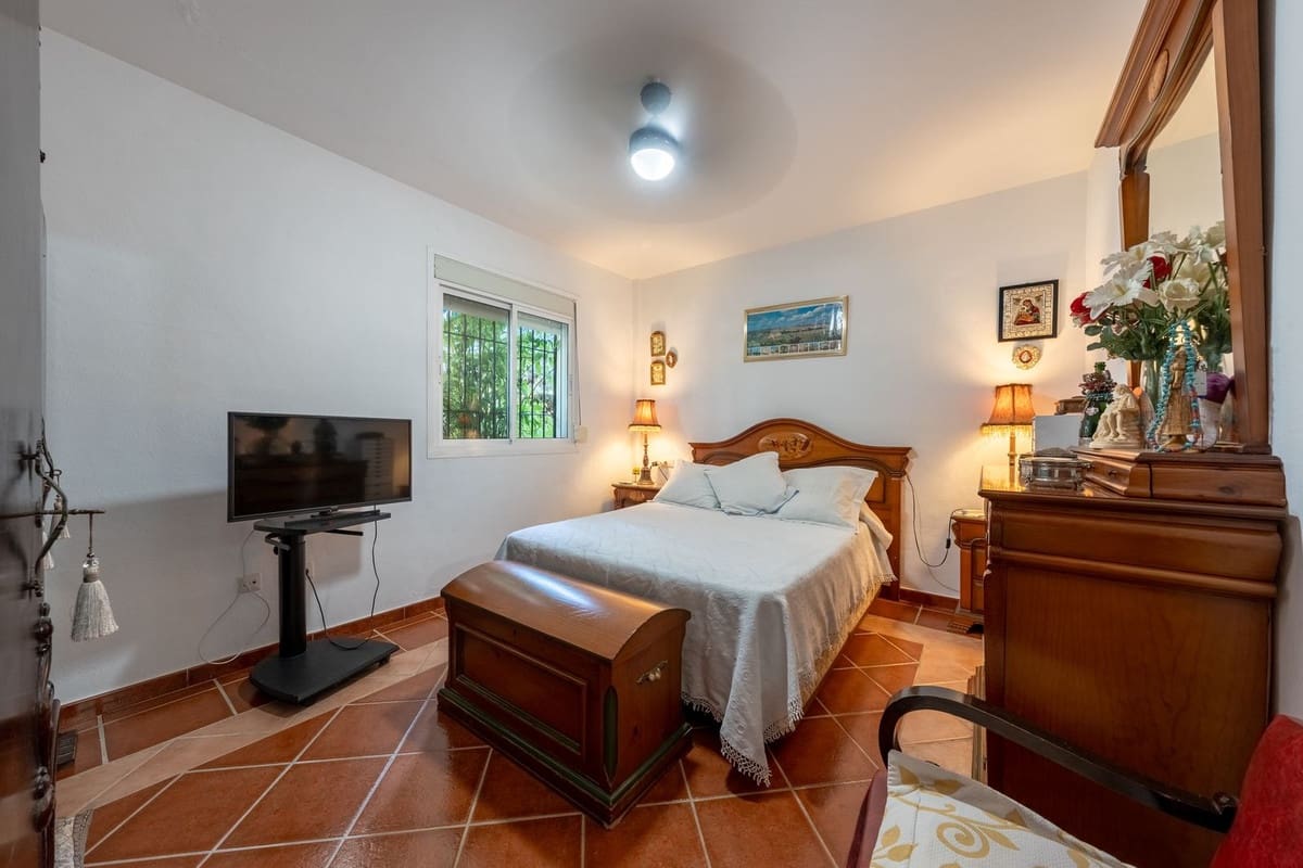 4 bedroom Finca/Country House for sale in Coin with pool - € 498,000 (Ref: 9974120)