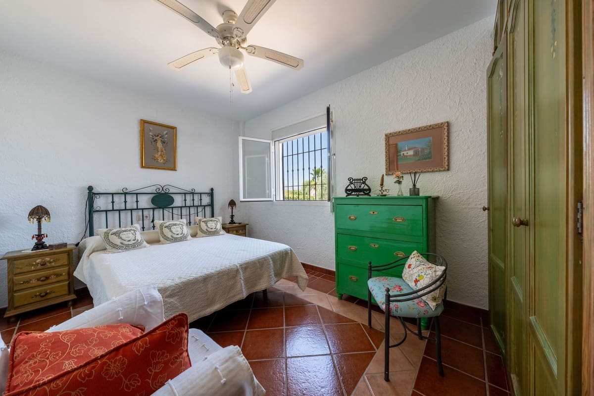 4 bedroom Finca/Country House for sale in Coin with pool - € 498,000 (Ref: 9974120)