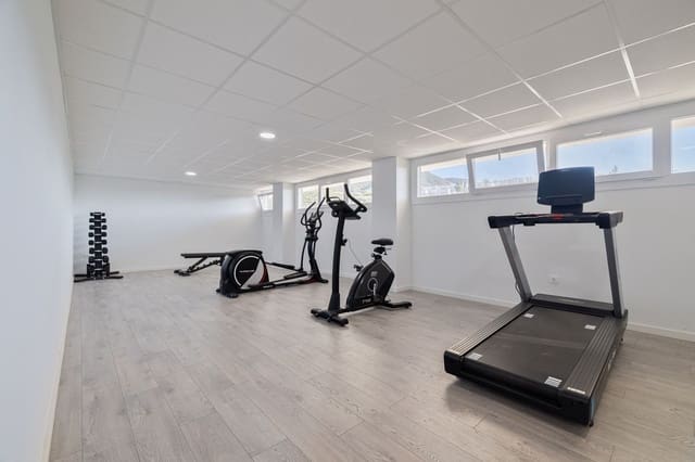3 soverom Leilighet til salgs i Torreblanca, Fuengirola med svømmebasseng garasje - € 399 000 (Ref: 9974123)