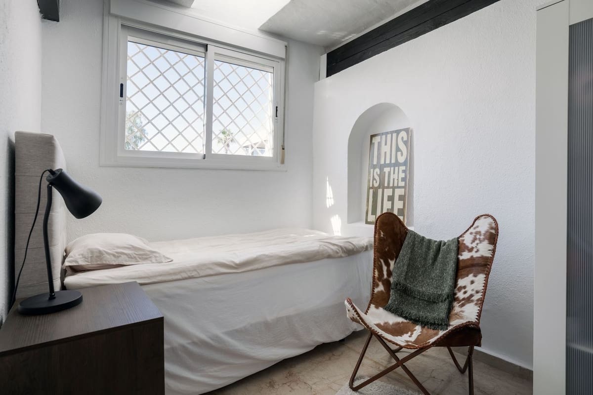 3 soverom Hus til salgs i Nueva Andalucia med svømmebasseng - € 495 000 (Ref: 9974124)