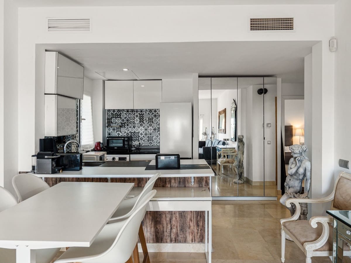 2 makuuhuone Huoneisto myytävänä paikassa Benahavis mukana uima-altaan - 449 000 € (Ref: 9974125)