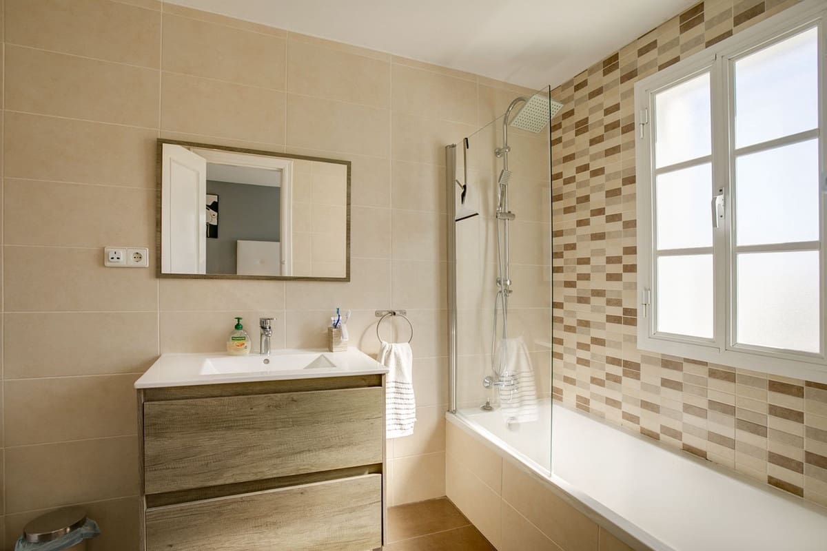 3 bedroom Townhouse for sale in Bel-Air with pool - € 495,000 (Ref: 9974127)
