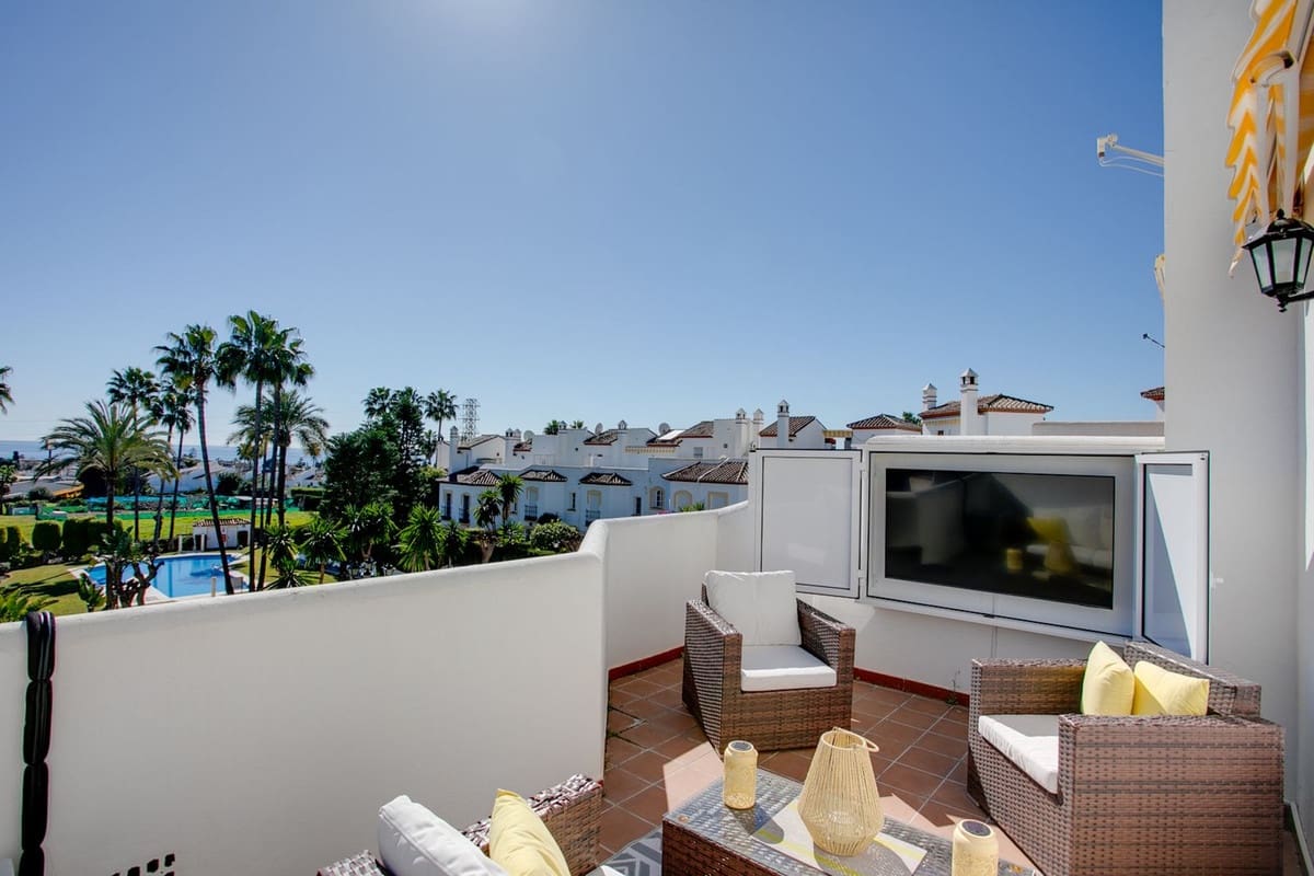 3 bedroom Townhouse for sale in Bel-Air with pool - € 495,000 (Ref: 9974127)