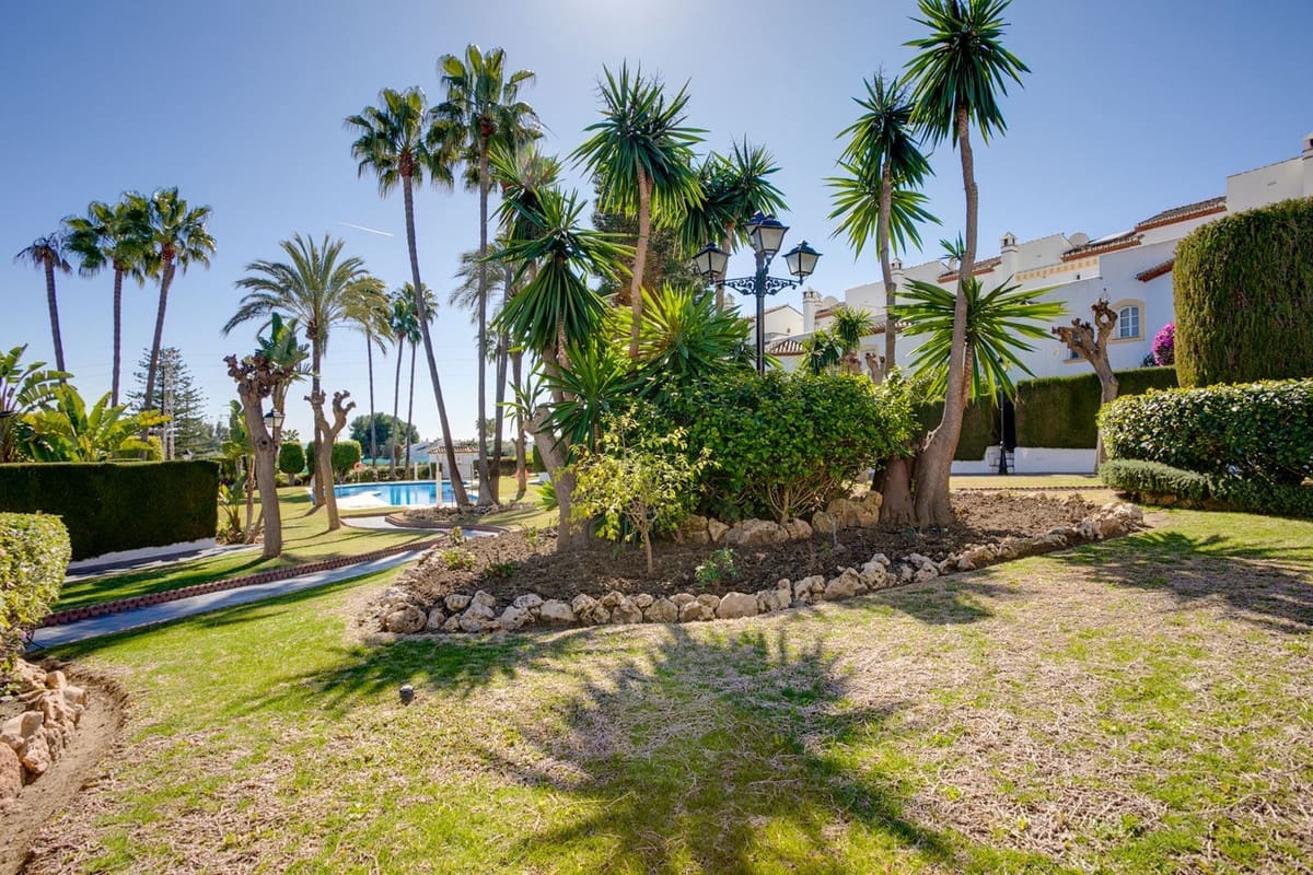 3 bedroom Townhouse for sale in Bel-Air with pool - € 495,000 (Ref: 9974127)
