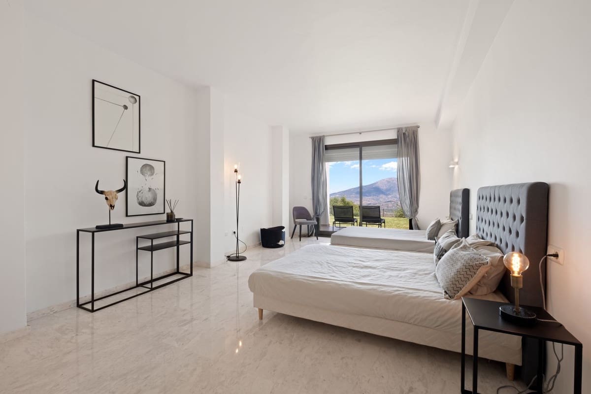 2 slaapkamer Appartement te koop in La Mairena met zwembad - € 520.000 (Ref: 9974130)