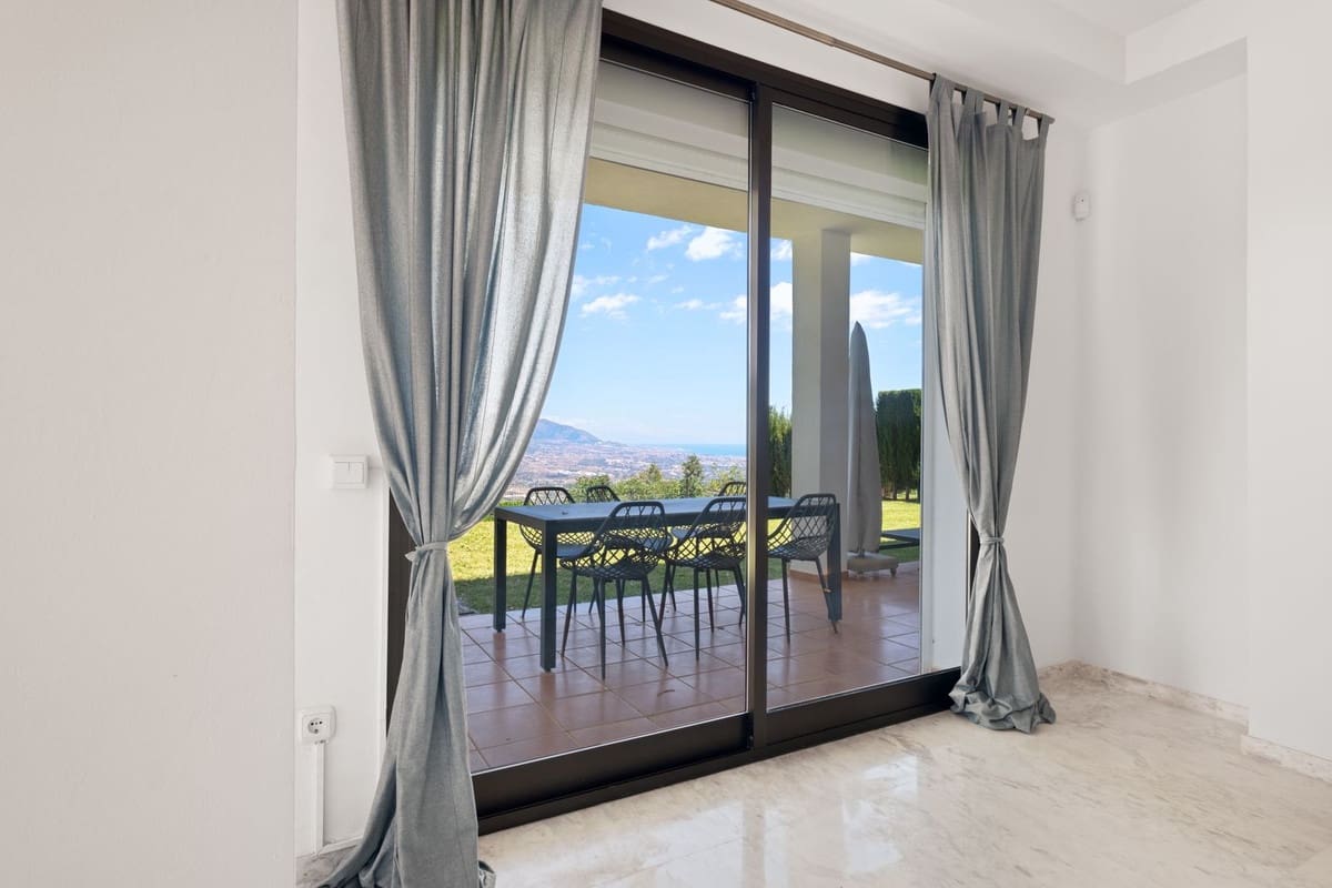 2 slaapkamer Appartement te koop in La Mairena met zwembad - € 520.000 (Ref: 9974130)