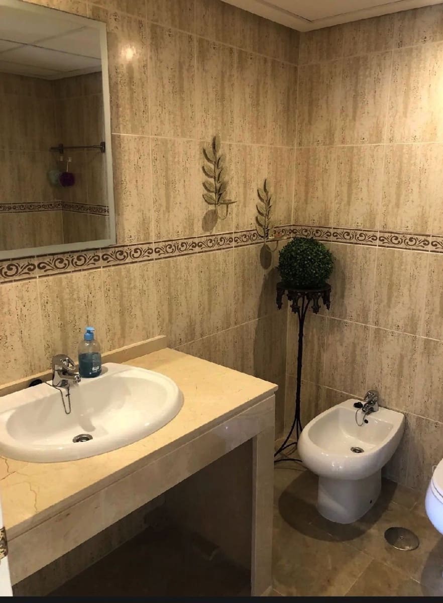 3 soveværelse Lejlighed til salg i La Duquesa / Puerto de la Duquesa med swimmingpool garage - € 549.000 (Ref: 9974131)