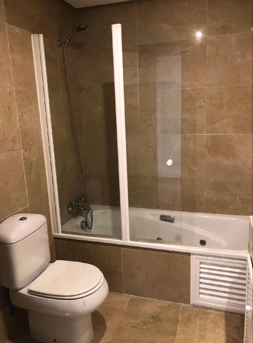 3 soveværelse Lejlighed til salg i La Duquesa / Puerto de la Duquesa med swimmingpool garage - € 549.000 (Ref: 9974131)