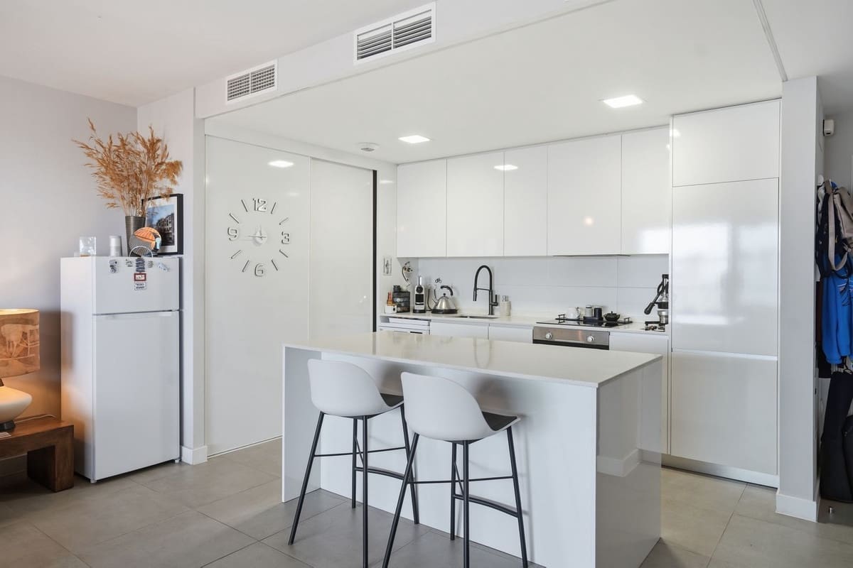 Apartamento de 2 habitaciones en Benalmádena en venta con piscina garaje - 549.995 € (Ref: 9974133)