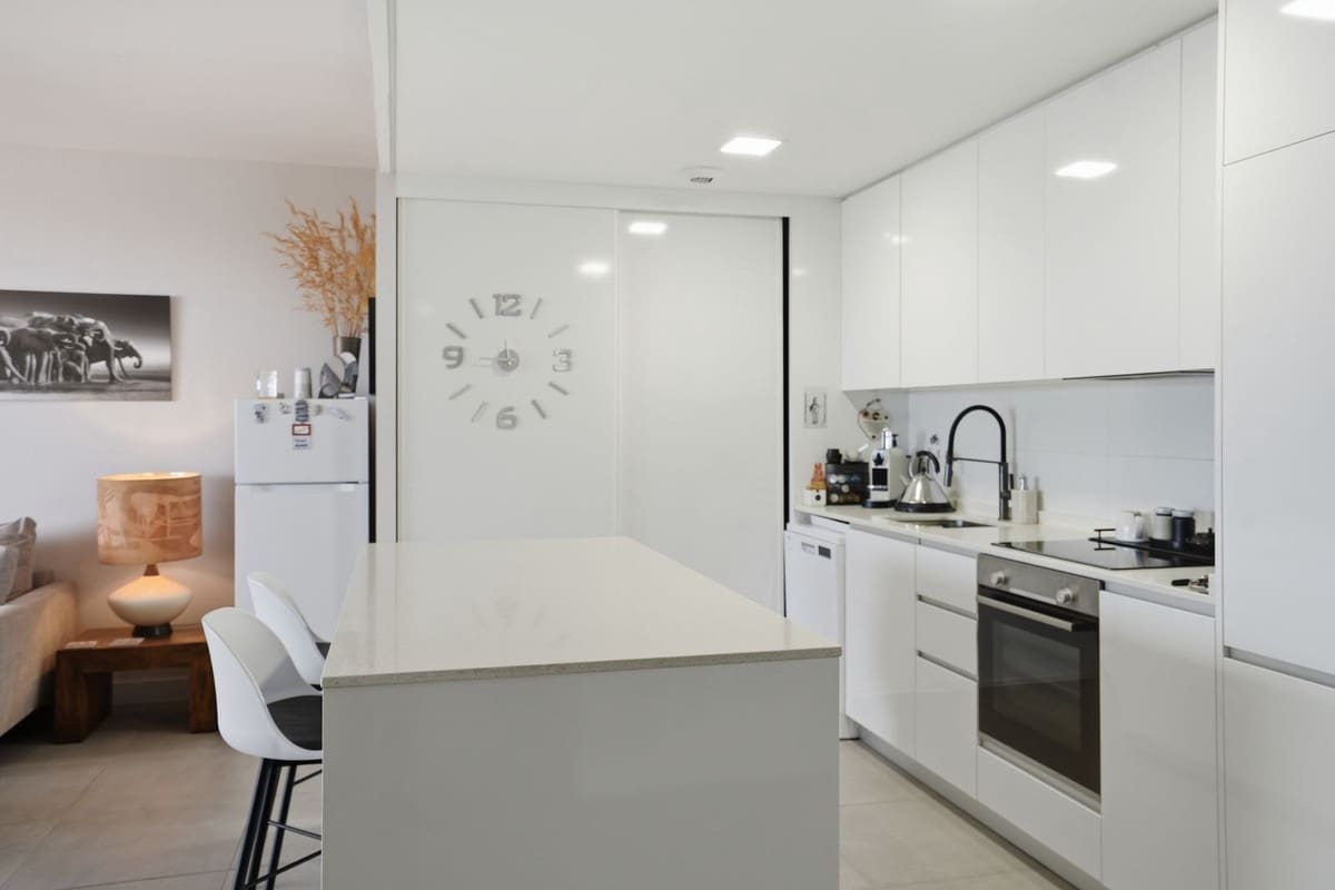 Apartamento de 2 habitaciones en Benalmádena en venta con piscina garaje - 549.995 € (Ref: 9974133)