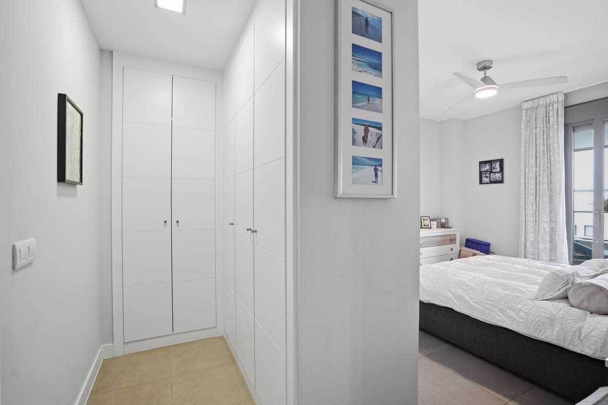 Apartamento de 2 habitaciones en Benalmádena en venta con piscina garaje - 549.995 € (Ref: 9974133)