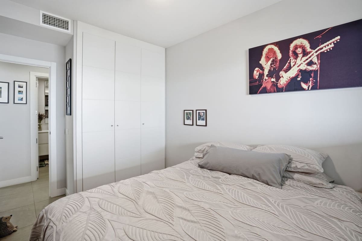 Apartamento de 2 habitaciones en Benalmádena en venta con piscina garaje - 549.995 € (Ref: 9974133)