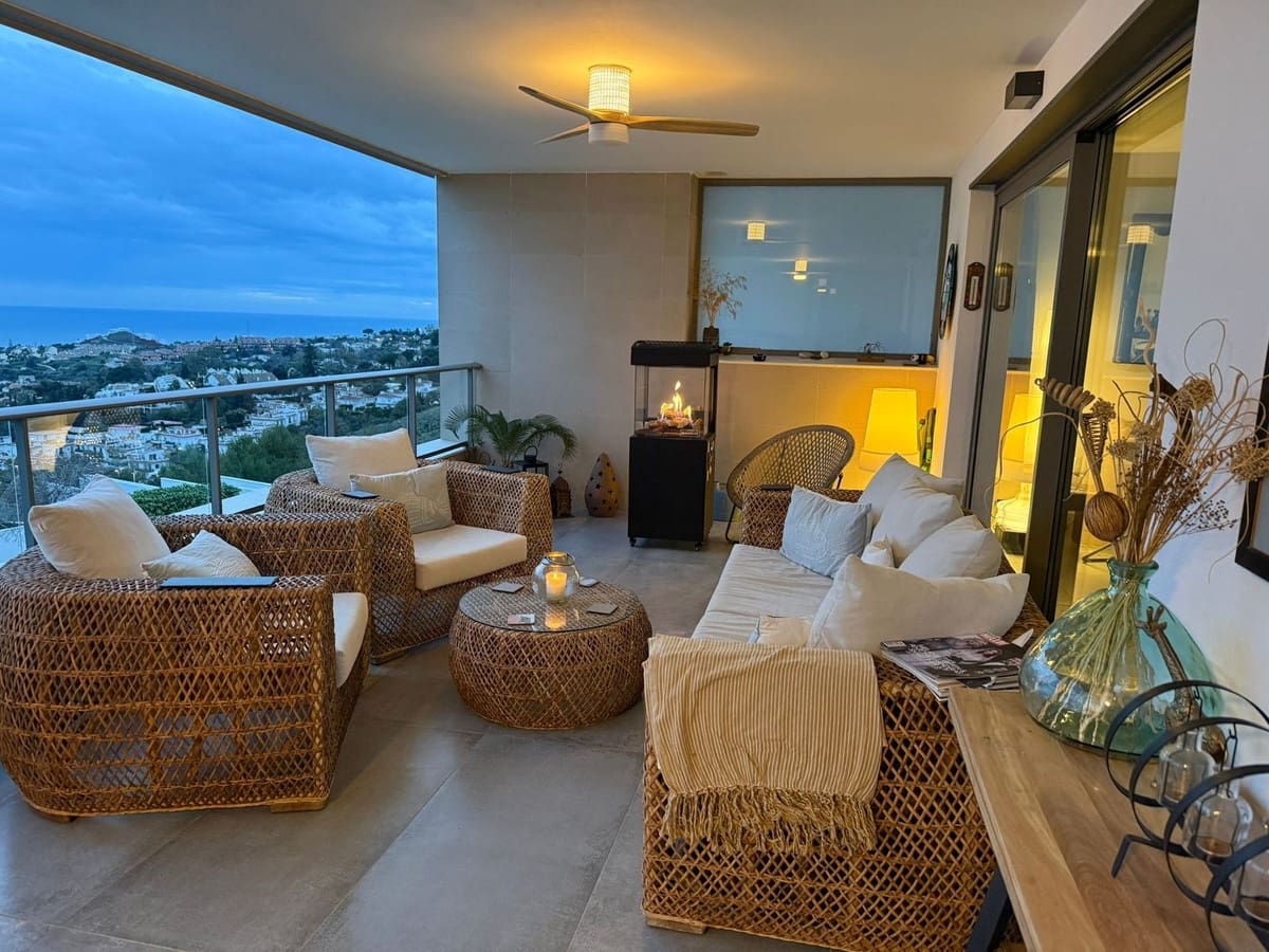 Apartamento de 2 habitaciones en Benalmádena en venta con piscina garaje - 549.995 € (Ref: 9974133)