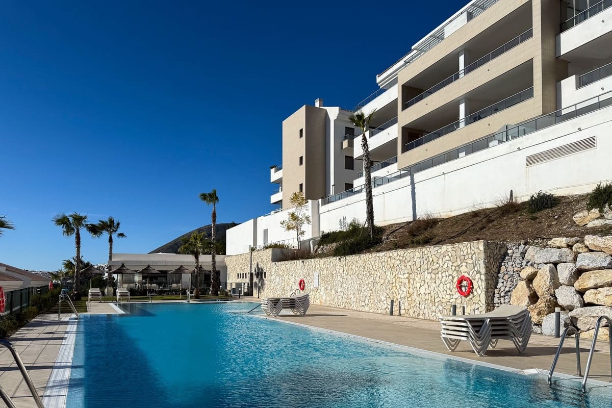 Apartamento de 2 habitaciones en Benalmádena en venta con piscina garaje - 549.995 € (Ref: 9974133)