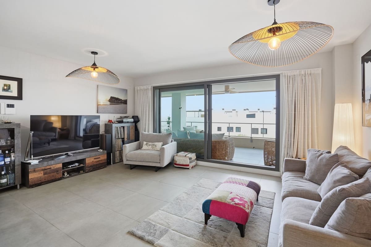 Apartamento de 2 habitaciones en Benalmádena en venta con piscina garaje - 549.995 € (Ref: 9974133)
