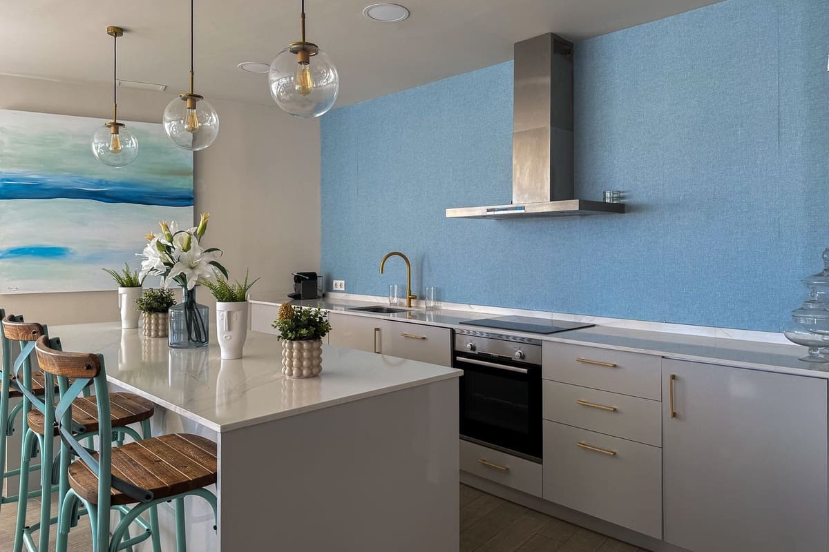 Apartamento de 2 habitaciones en Benalmádena en venta con piscina garaje - 549.995 € (Ref: 9974133)