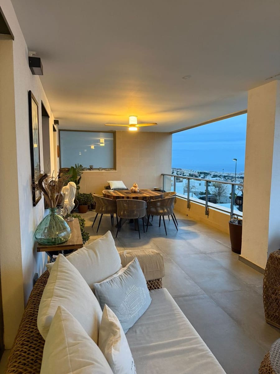 Apartamento de 2 habitaciones en Benalmádena en venta con piscina garaje - 549.995 € (Ref: 9974133)