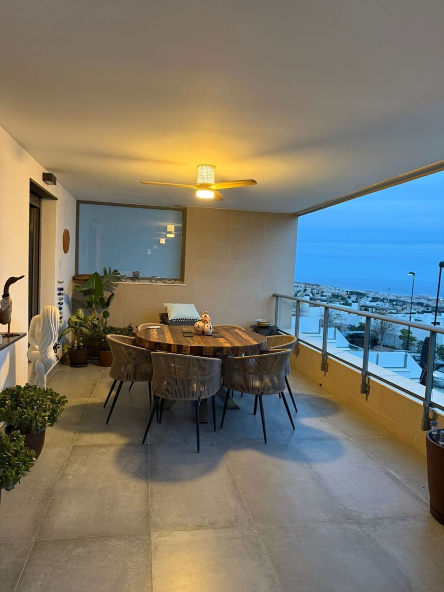 Apartamento de 2 habitaciones en Benalmádena en venta con piscina garaje - 549.995 € (Ref: 9974133)