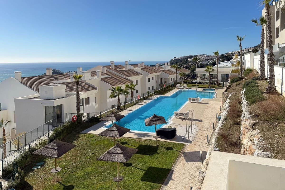 Apartamento de 2 habitaciones en Benalmádena en venta con piscina garaje - 549.995 € (Ref: 9974133)