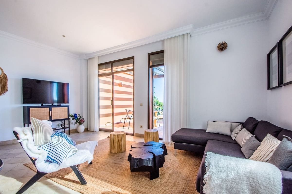 2 Zimmer Apartment zu verkaufen in Cancelada mit Pool - 550.000 € (Ref: 9974134)