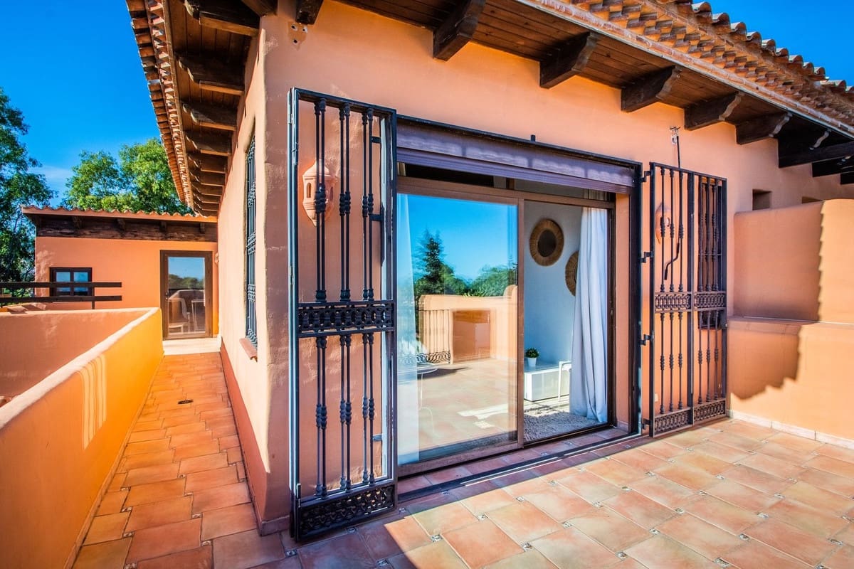 2 Zimmer Apartment zu verkaufen in Cancelada mit Pool - 550.000 € (Ref: 9974134)