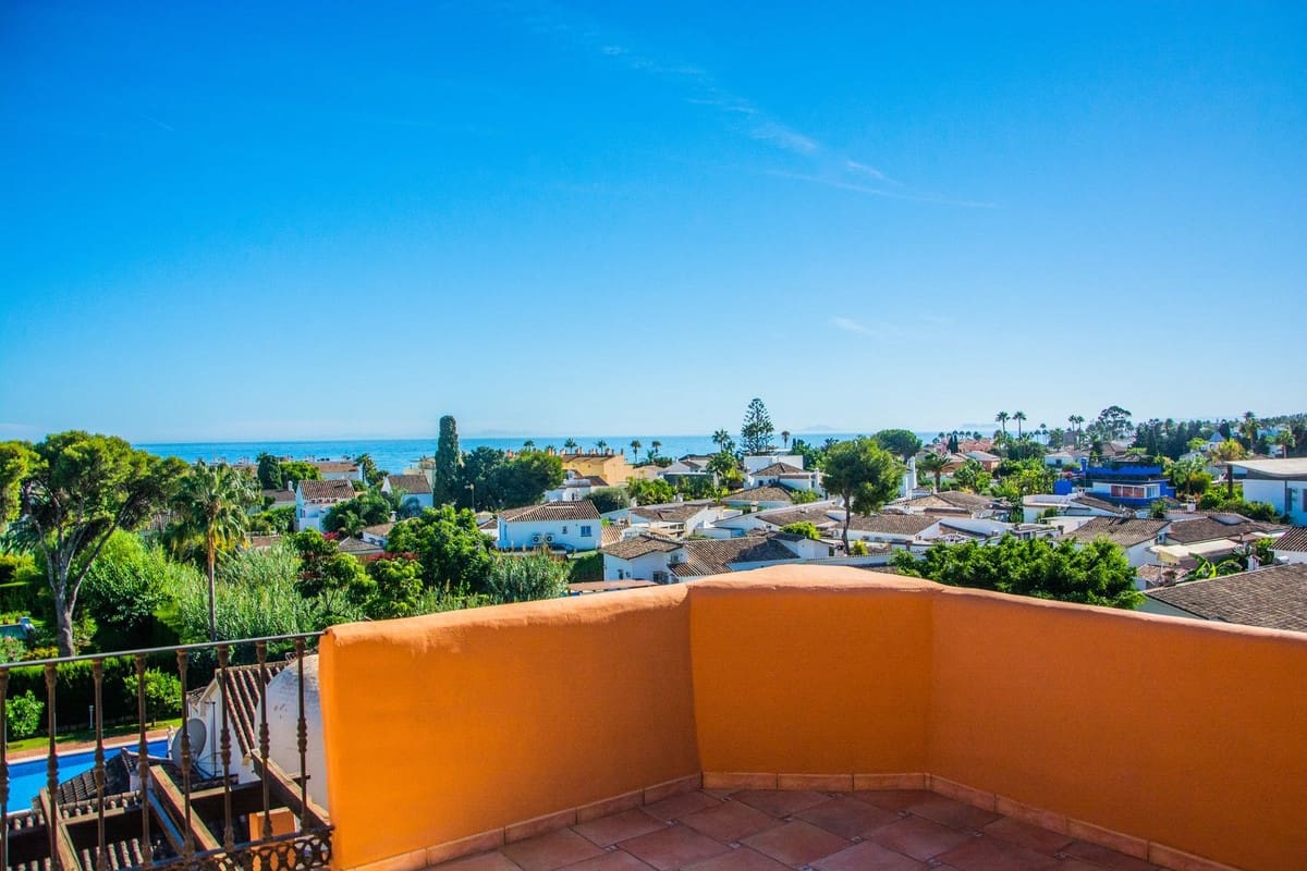 2 Zimmer Apartment zu verkaufen in Cancelada mit Pool - 550.000 € (Ref: 9974134)