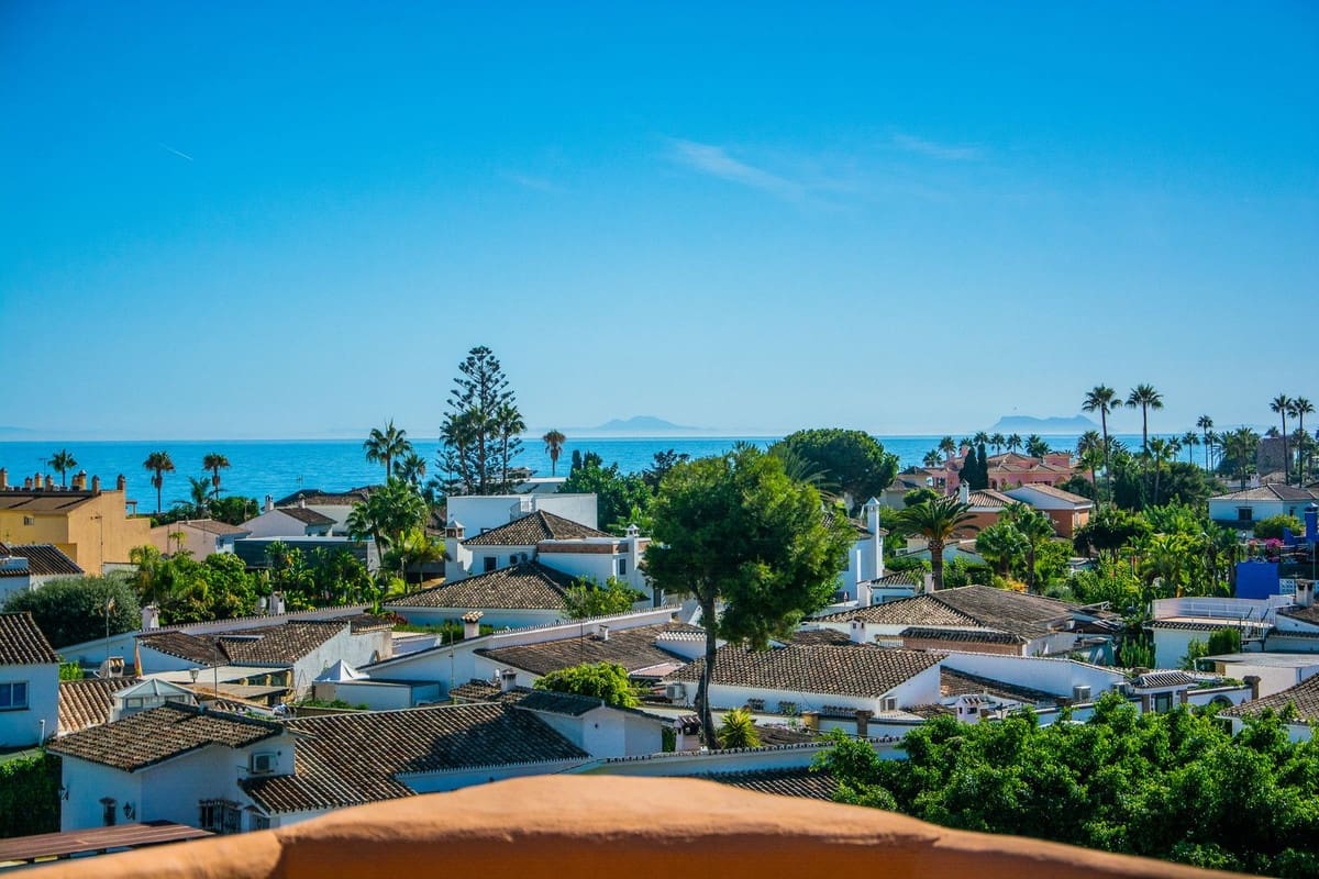 2 Zimmer Apartment zu verkaufen in Cancelada mit Pool - 550.000 € (Ref: 9974134)