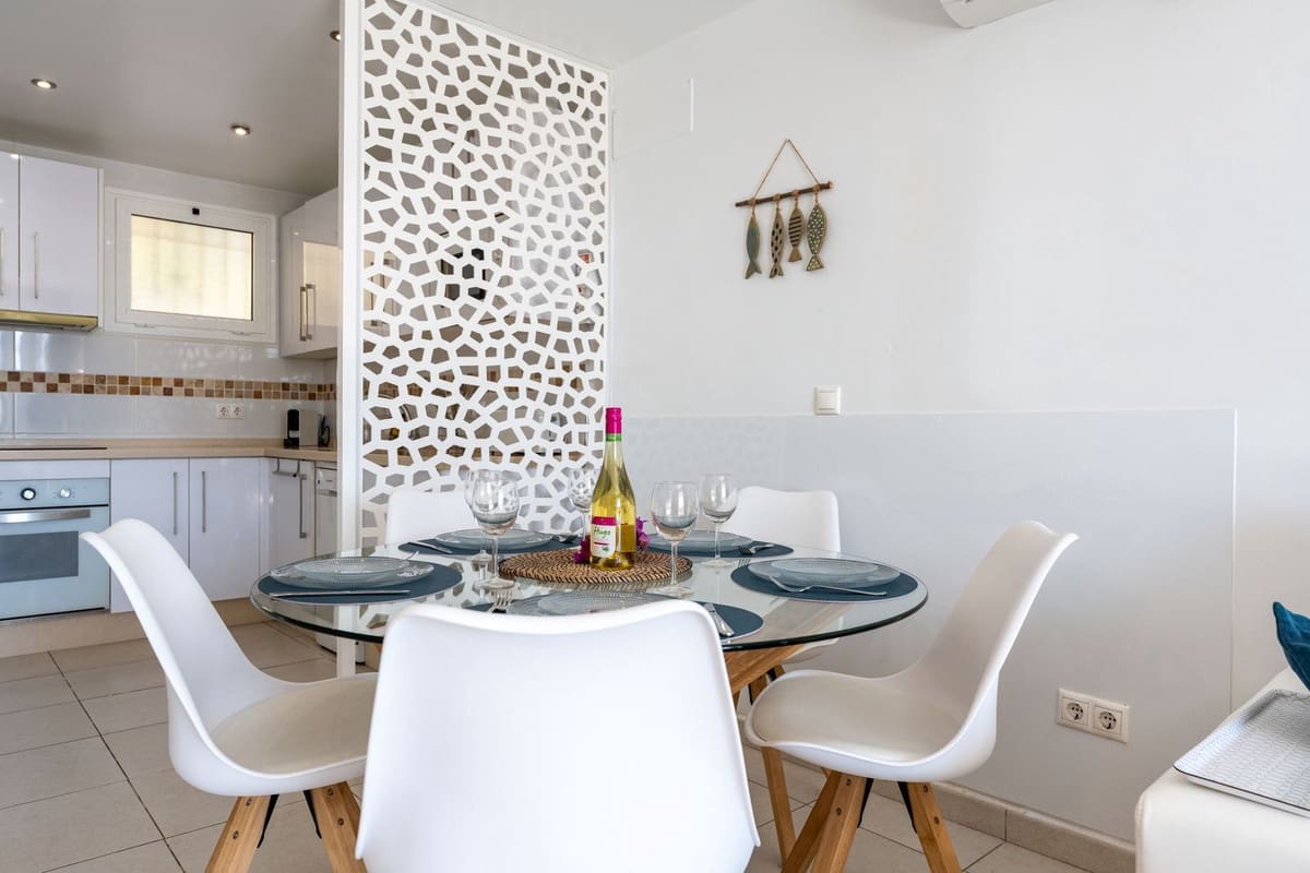 2 bedroom Townhouse for sale in Calahonda with pool - € 570,000 (Ref: 9974138)