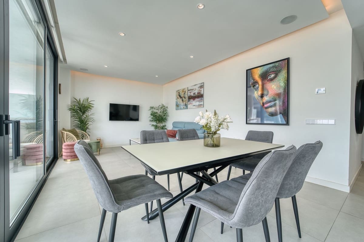 2 soveværelse Lejlighed til salg i Benalmadena med swimmingpool - € 560.000 (Ref: 9974139)