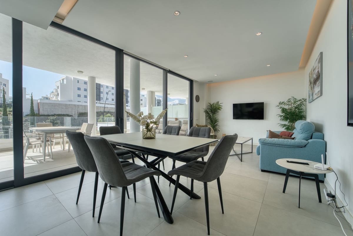 2 soveværelse Lejlighed til salg i Benalmadena med swimmingpool - € 560.000 (Ref: 9974139)