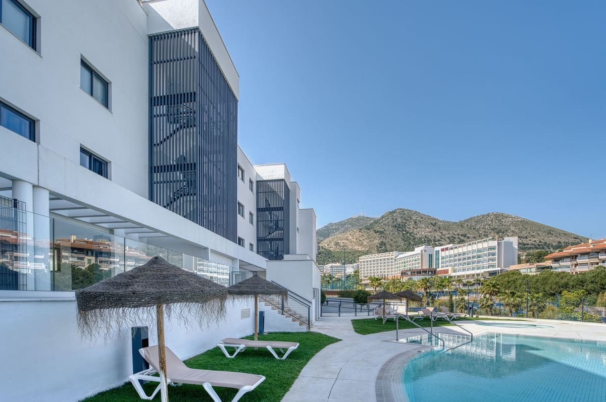 2 soveværelse Lejlighed til salg i Benalmadena med swimmingpool - € 560.000 (Ref: 9974139)