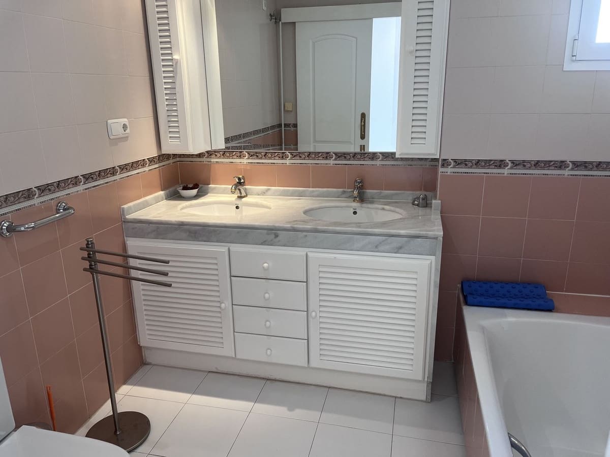 3 bedroom Apartment for sale in Mijas Costa with pool garage - € 475,000 (Ref: 9974141)